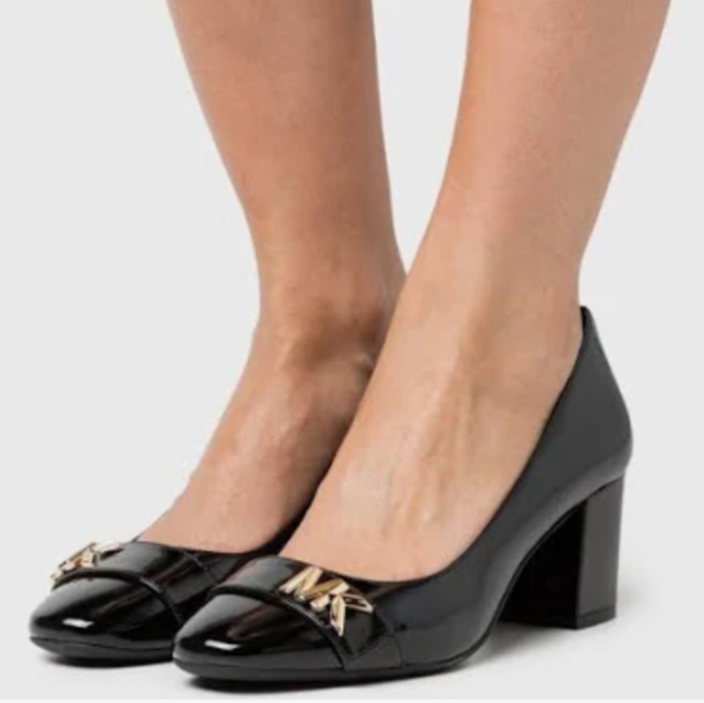 Michael Kors NEW NIB Jilly Flex Black Patent Block Heel Logo Pumps 8 - Picture 2 of 9